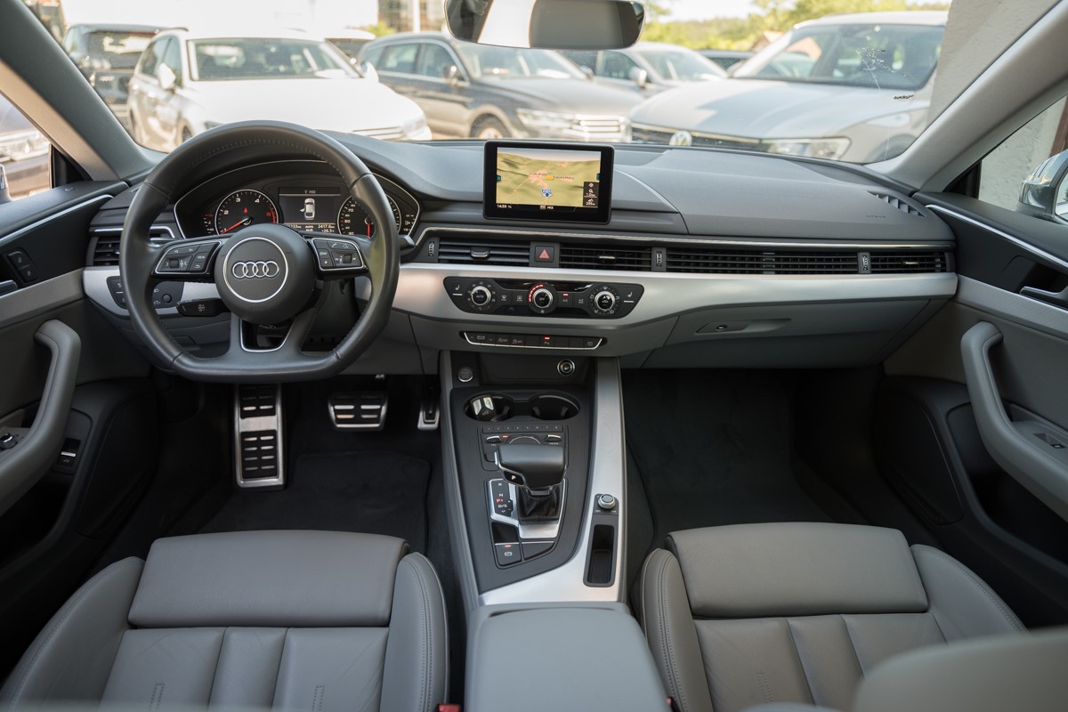 Audi A5
 2.0 TDI Sportback