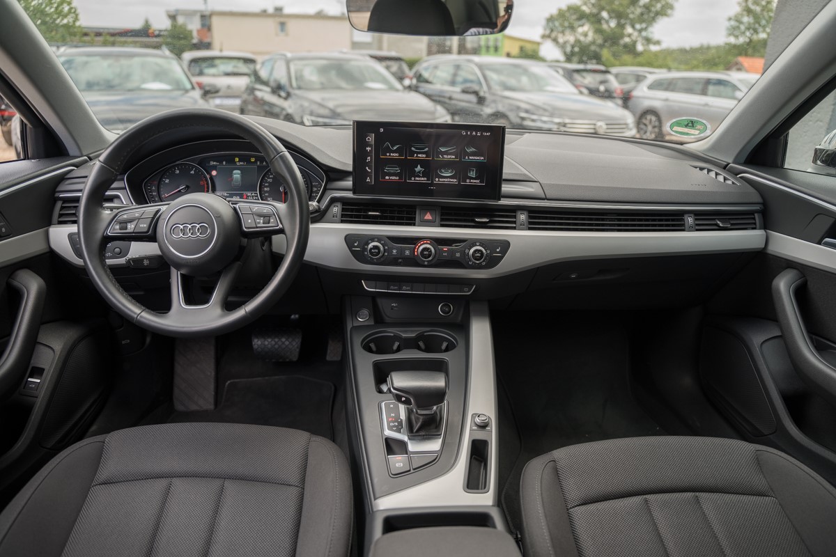Audi A4
 2.0 TDI