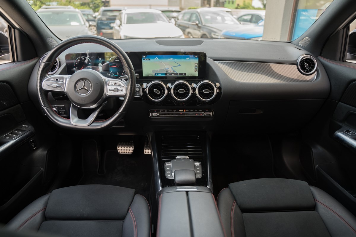 Mercedes-Benz GLA 200 D AMG