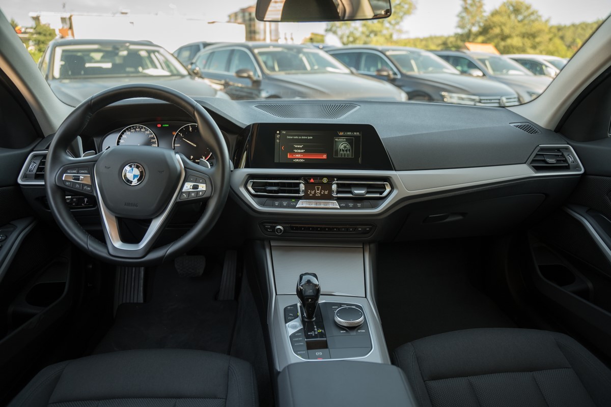 BMW
 3-Series 320 D XDrive