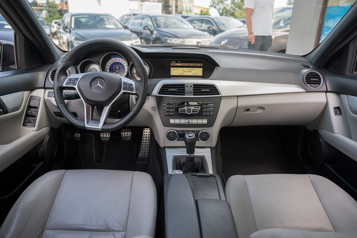 Mercedes-Benz C-Class
 200 CDI AMG
