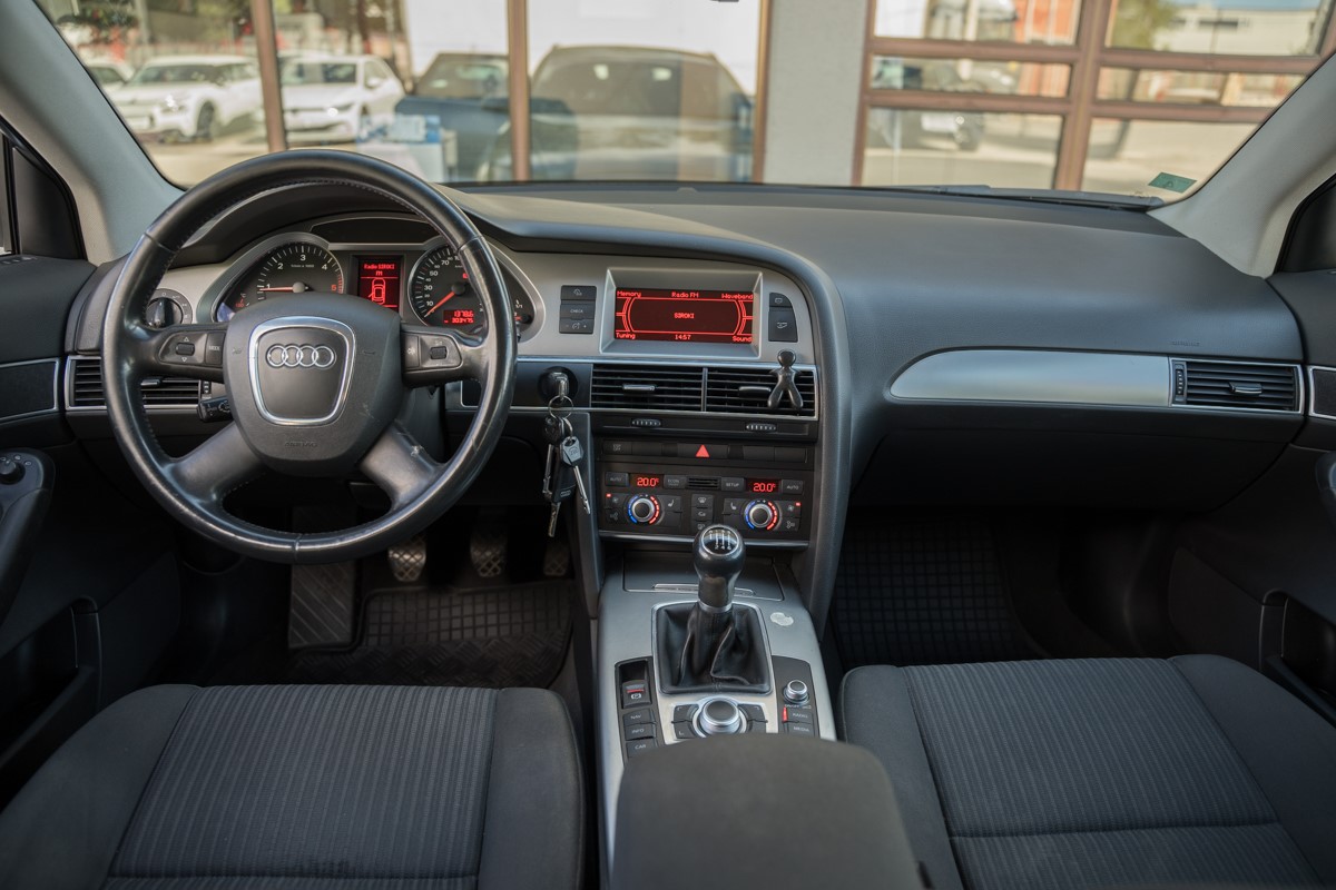 Audi A6
 2.0 TDI 