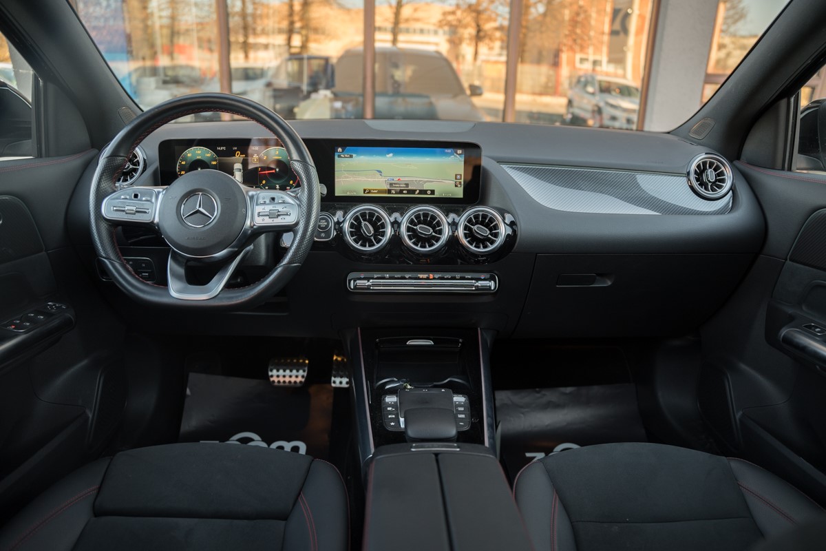 Mercedes-Benz GLA 200 D AMG