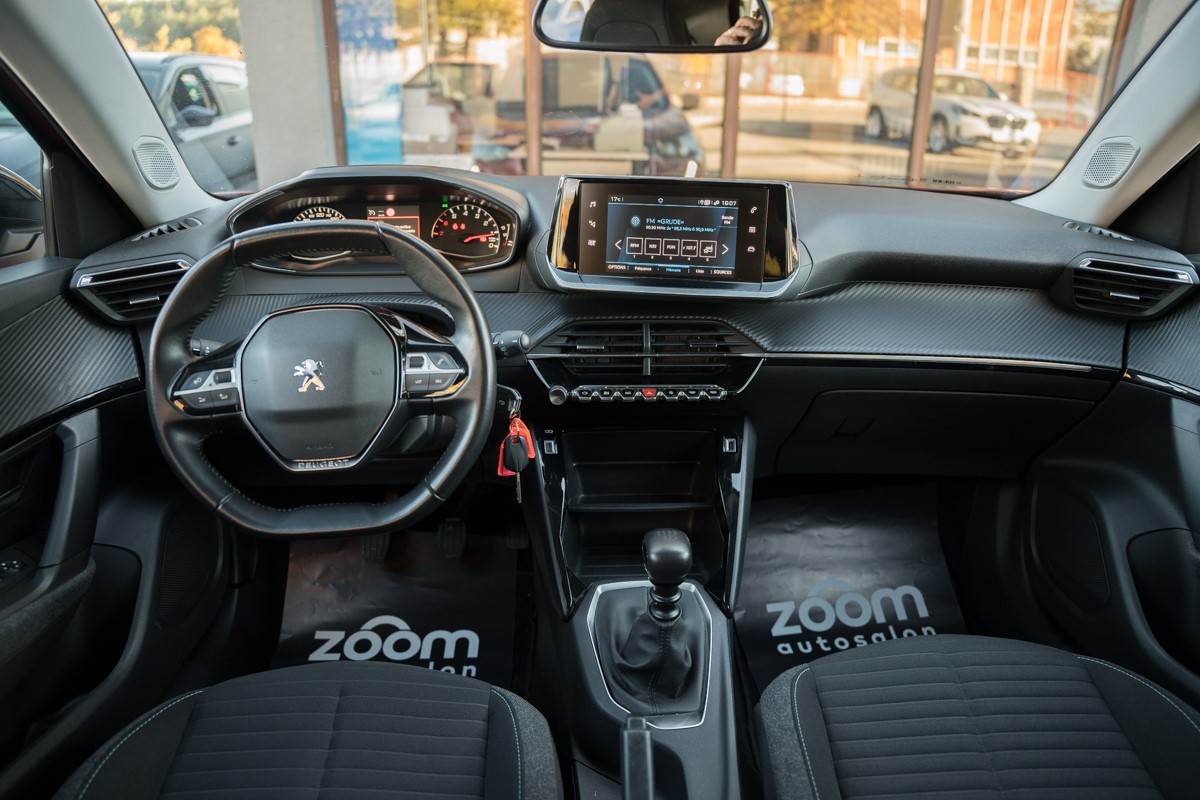 Peugeot 2008 1.2 PureTech STYLE