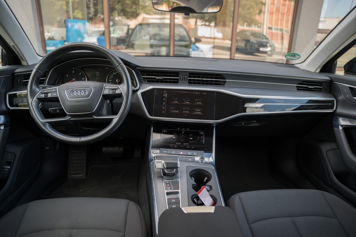 Audi A6
 40 TDI S-tronic QUATTRO