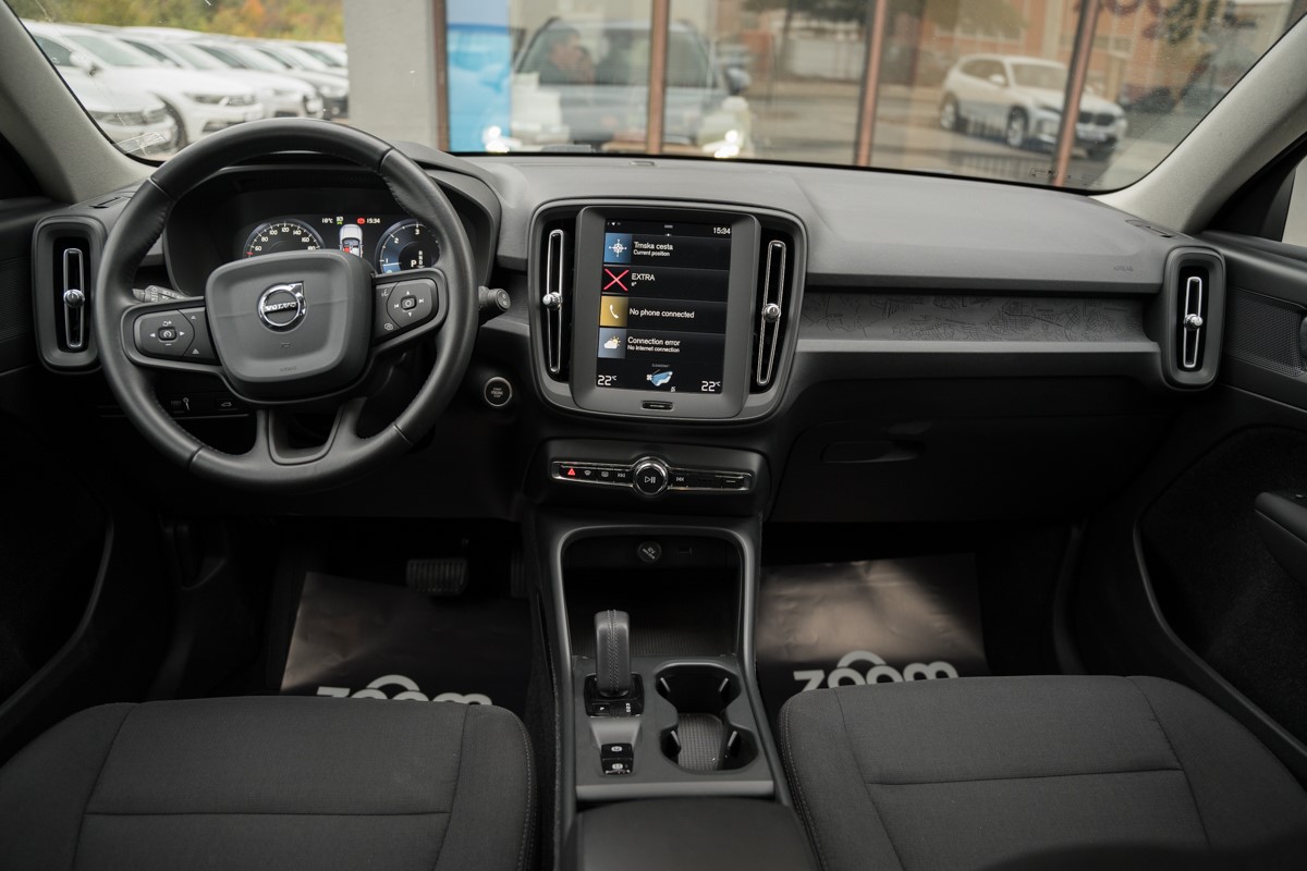 Volvo
 XC40 2.0 D D3