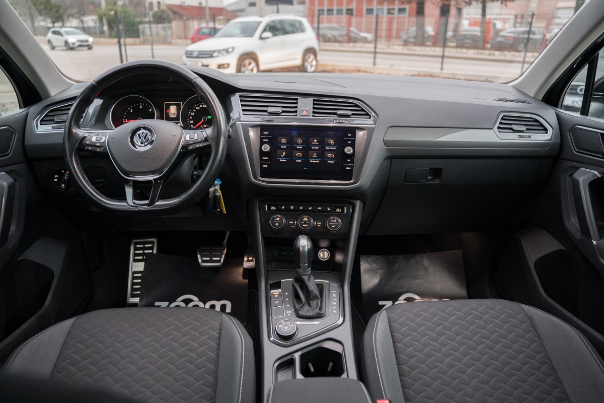 Volkswagen Tiguan
 2.0 TDI DSG 4MOTION