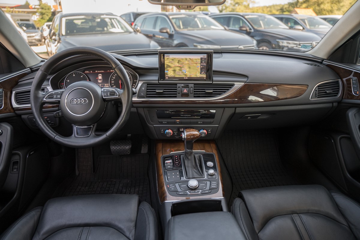 Audi A6
 2.0 TDI