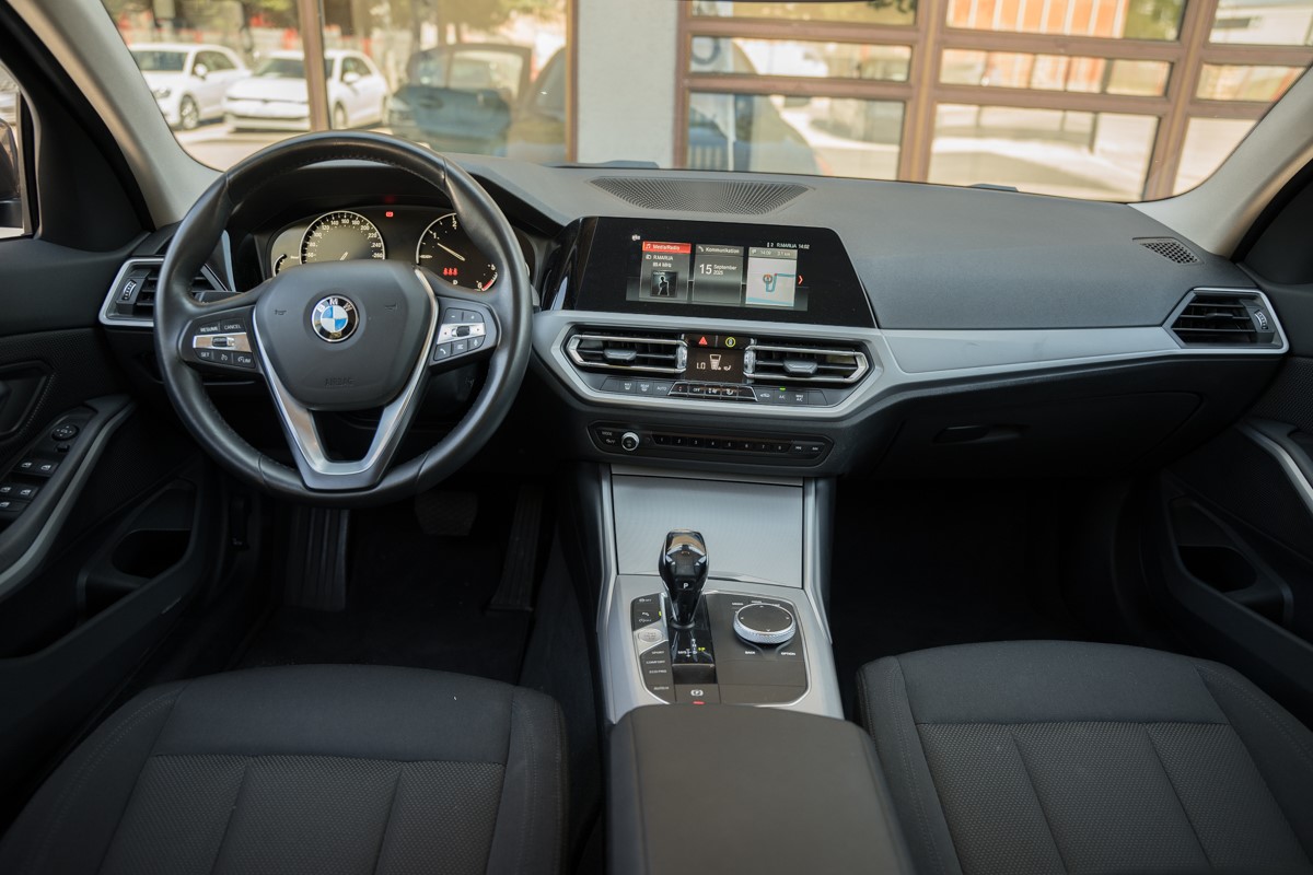 BMW
 3-Series 318 D