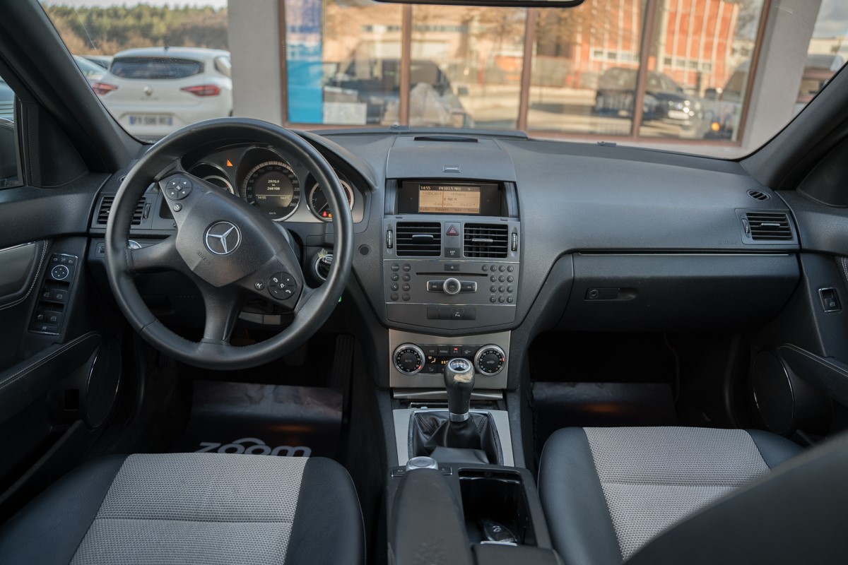 Mercedes-Benz C-Class
 200 CDI 