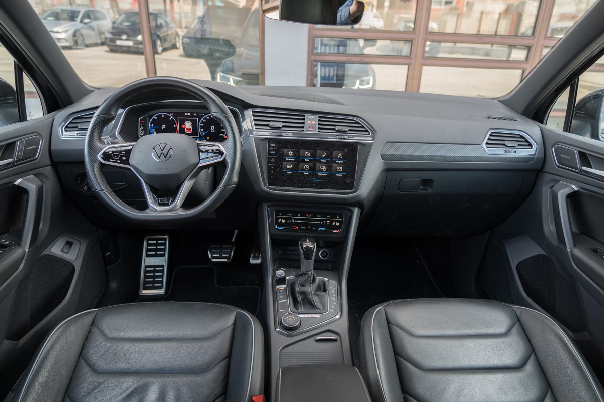 Volkswagen Tiguan
 2.0 TDI R-line