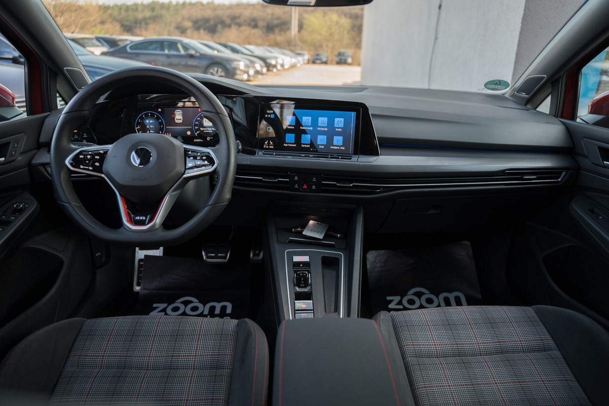 Volkswagen Golf GTI 2.0 TSI DSG