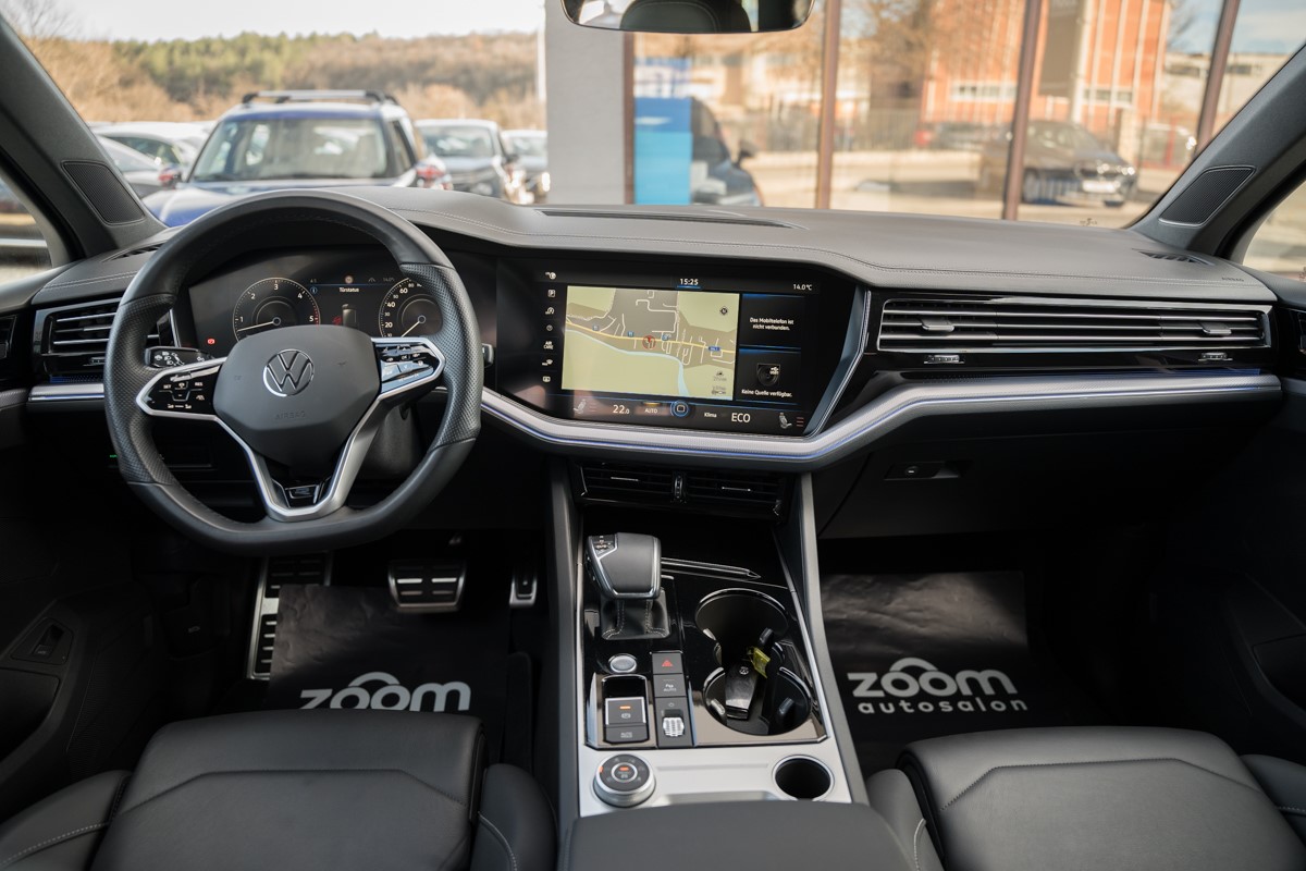 Volkswagen Touareg
 3.0 TDI R line 4MOTION