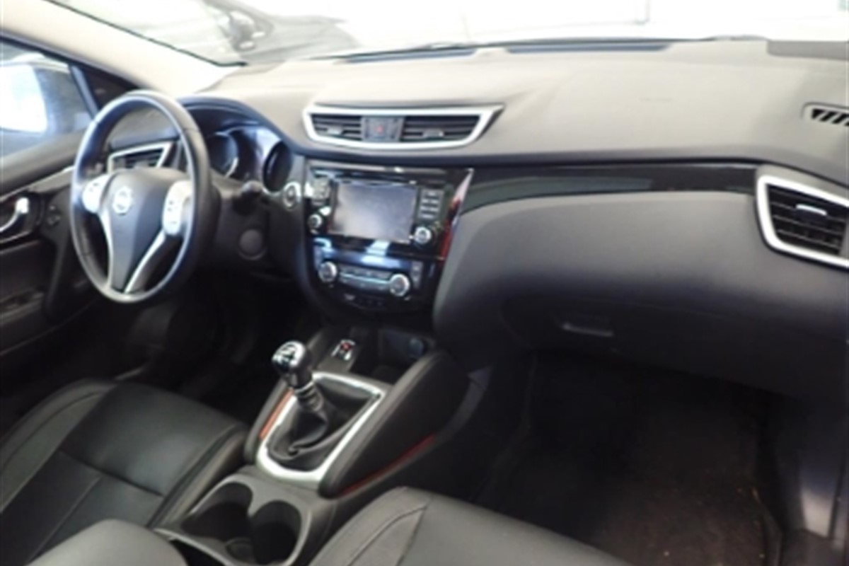 Nissan
 Qashqai 1.6 DCI 4X4