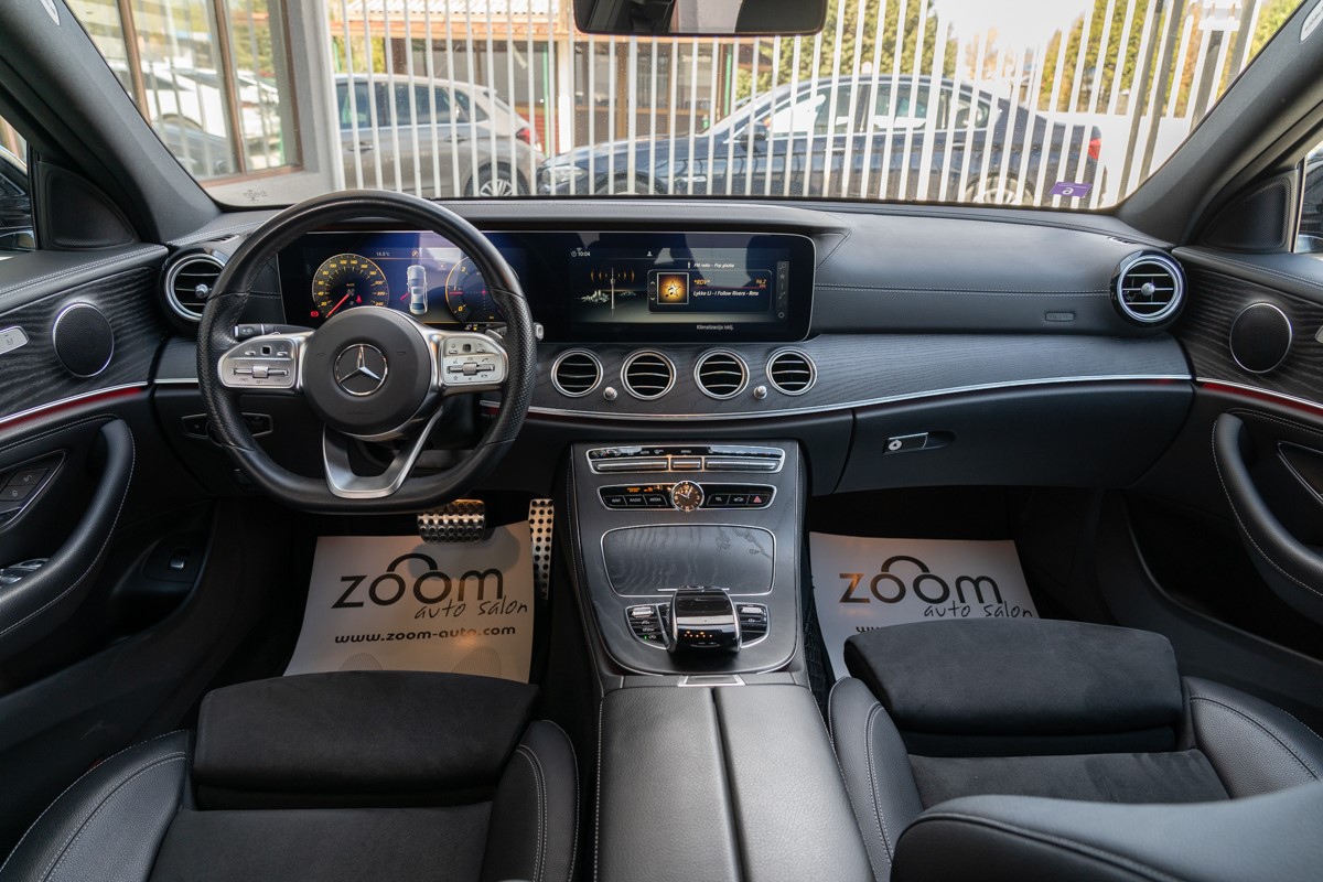 Mercedes-Benz E-Class
 E 220 D 4 MATIC