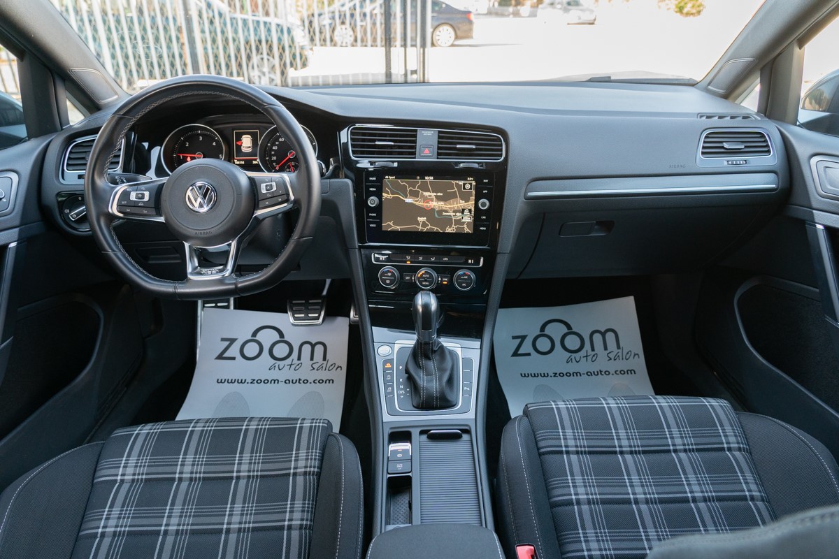 Volkswagen Golf 2,0 TDI DSG GTD