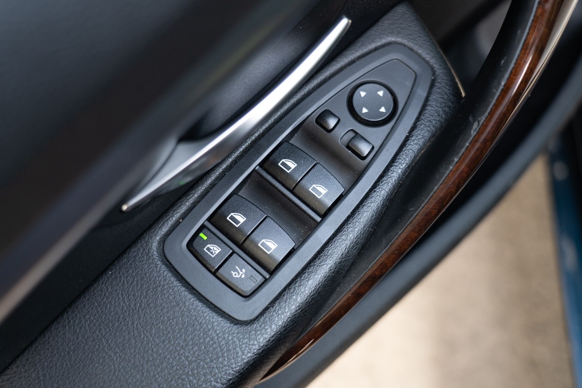 BMW
 3-Series 318 D Gran Turismo