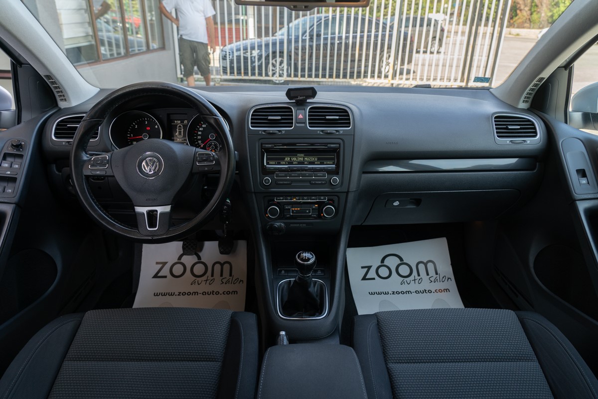 Volkswagen Golf VI 1,6 CR TDI COMFORTLINE 