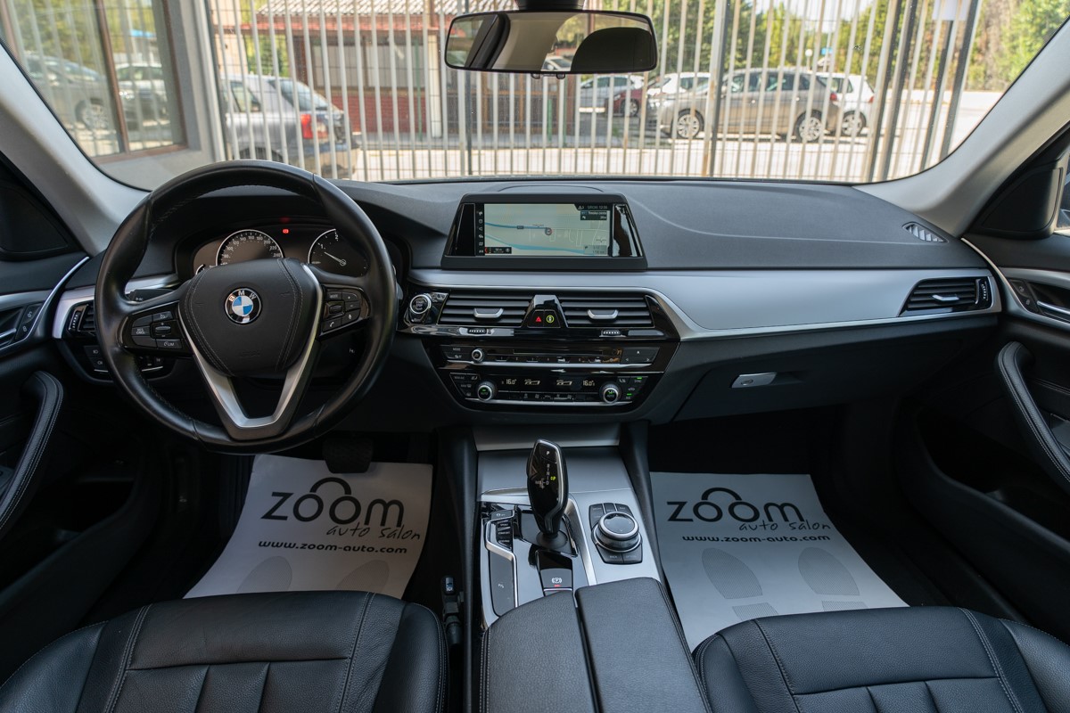 BMW
 5-Series 520d