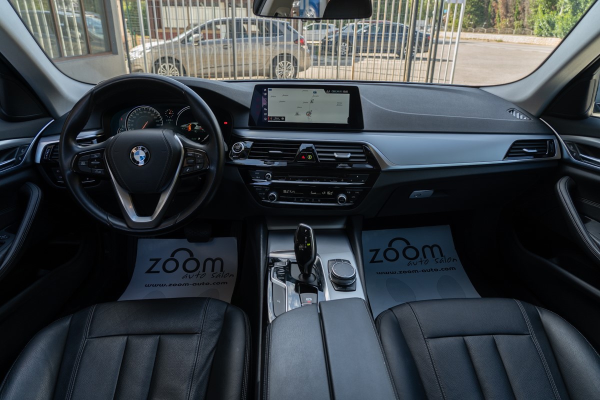 BMW
 5-Series 520d