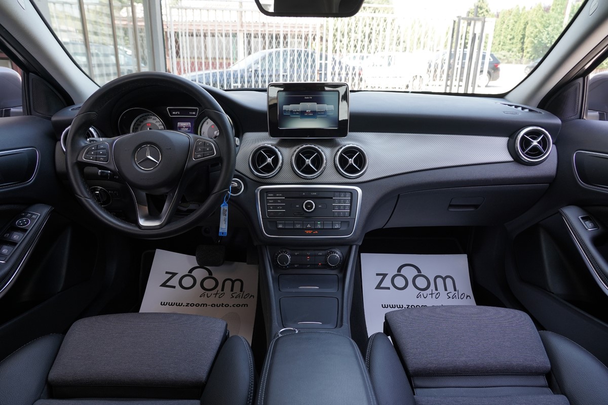 Mercedes-Benz GLA 220 D 4MATIC