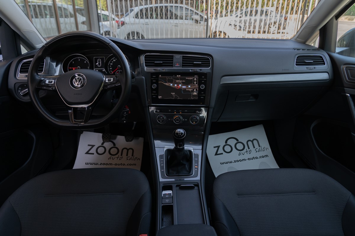 Volkswagen Golf 1,6 TDI CONFORTLINE BUSINESS
