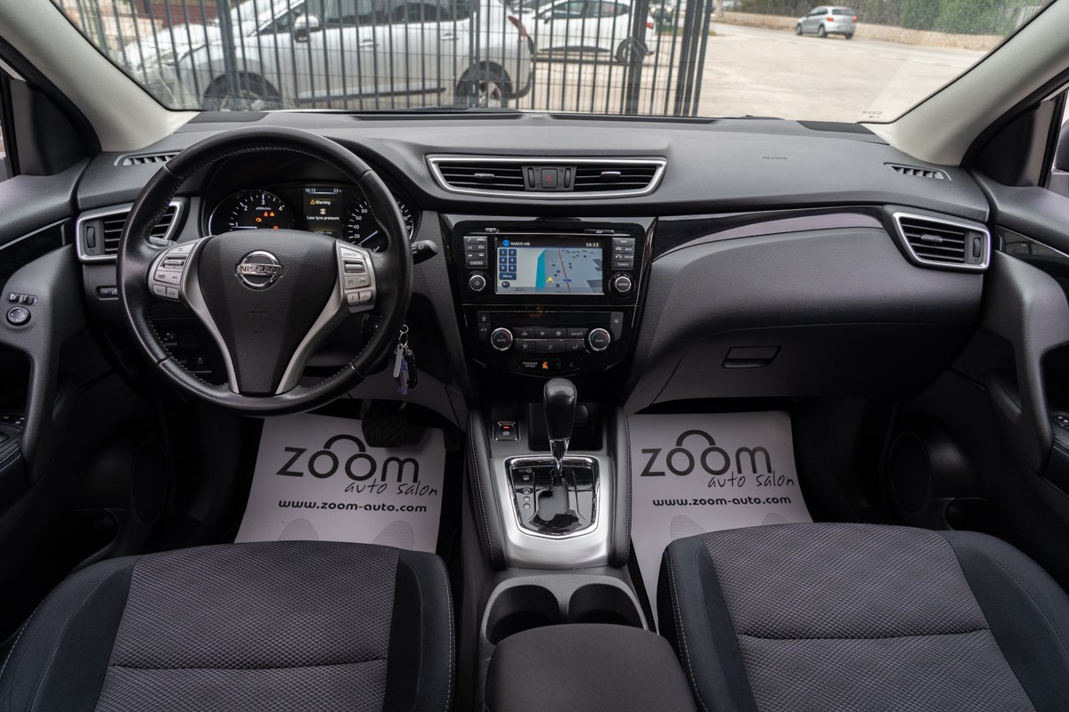 Nissan
 Qashqai 1,6 DCI