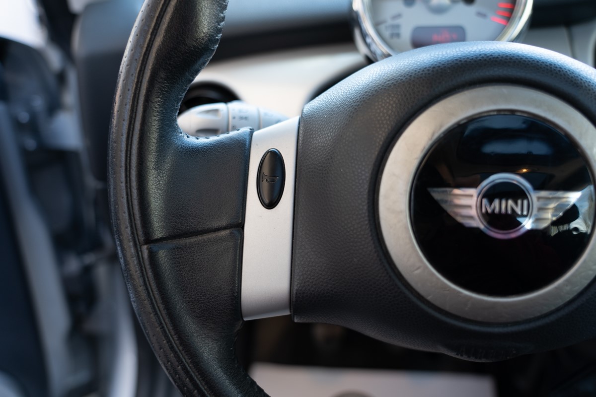 MINI
 Cooper 
 1,6 Benzin