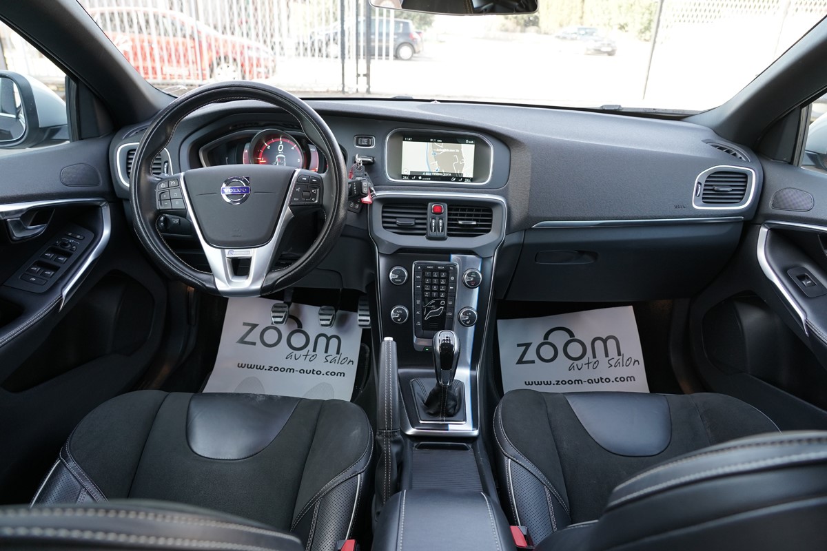 Volvo
 V40 D2 BUSINESS SPORT 5D