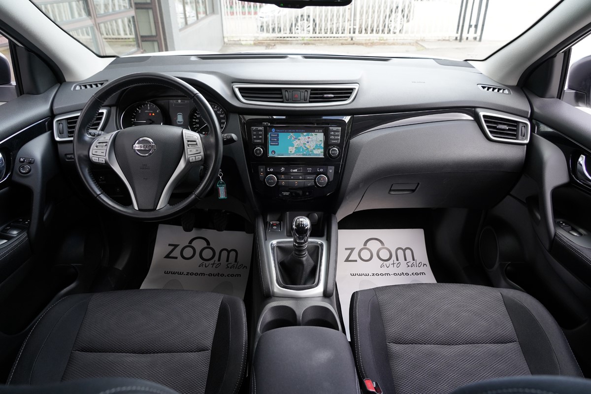 Nissan
 Qashqai 1.5 DCI