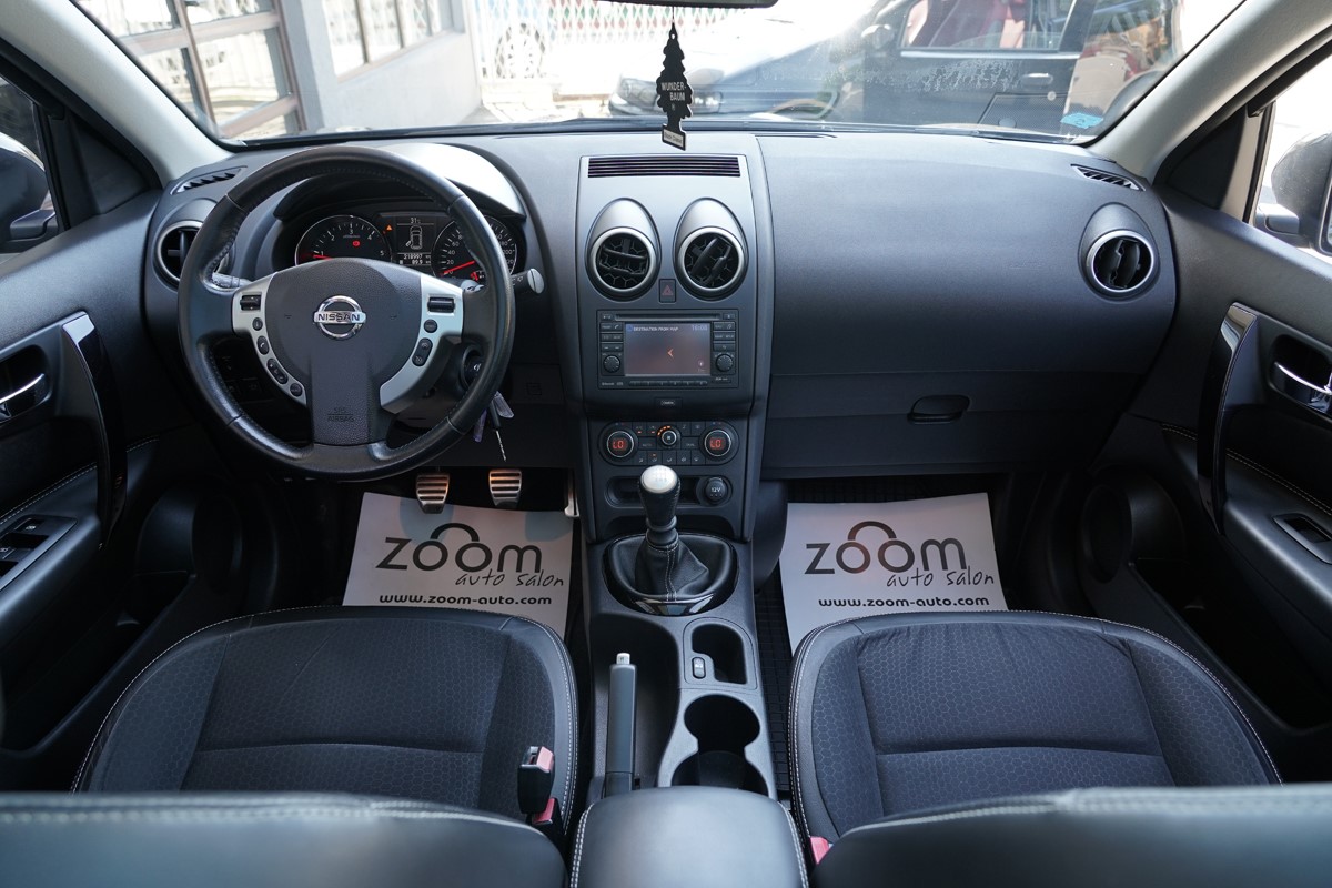 Nissan
 Qashqai +2 1.6 dCi 7 Sjedala