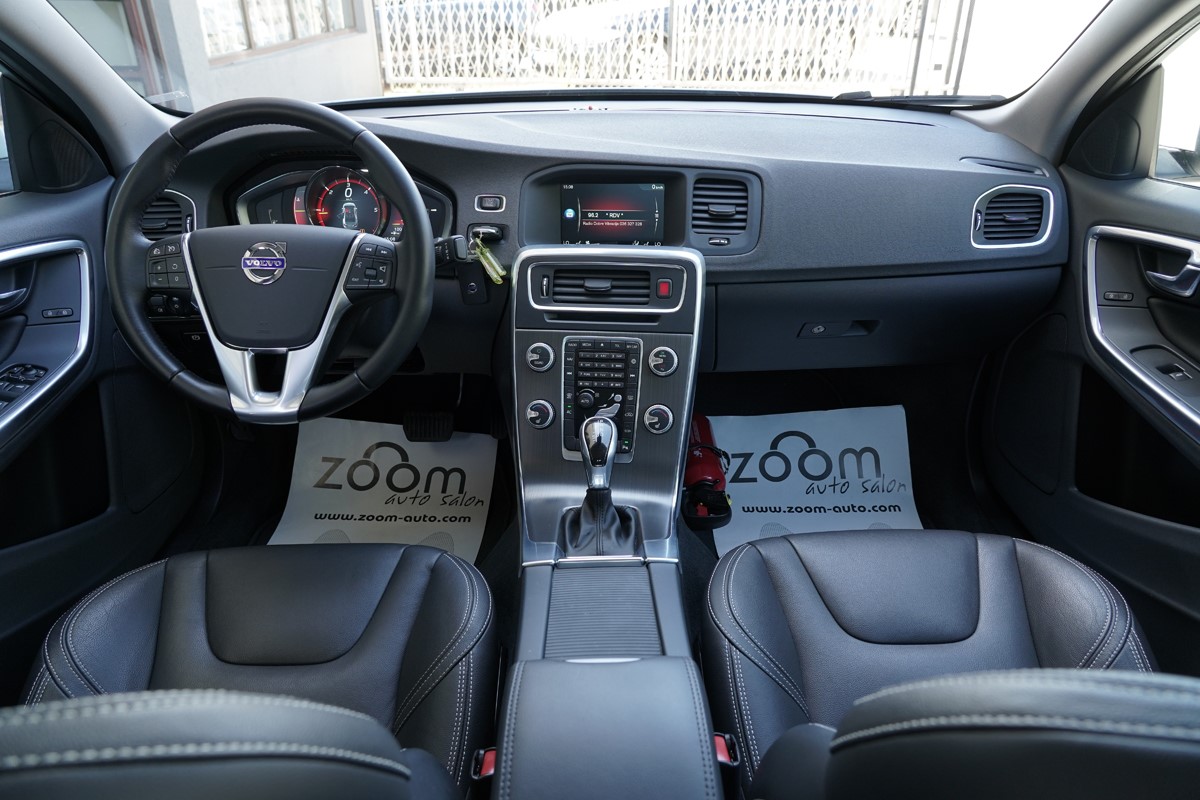 Volvo
 S60
 2.0 D Summum