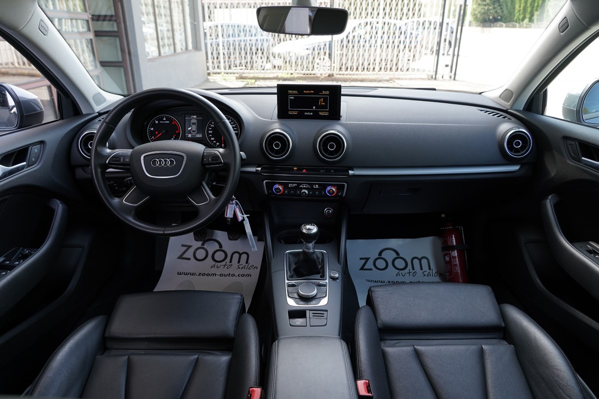 Audi A3
 1.6 TDI S-line Berline