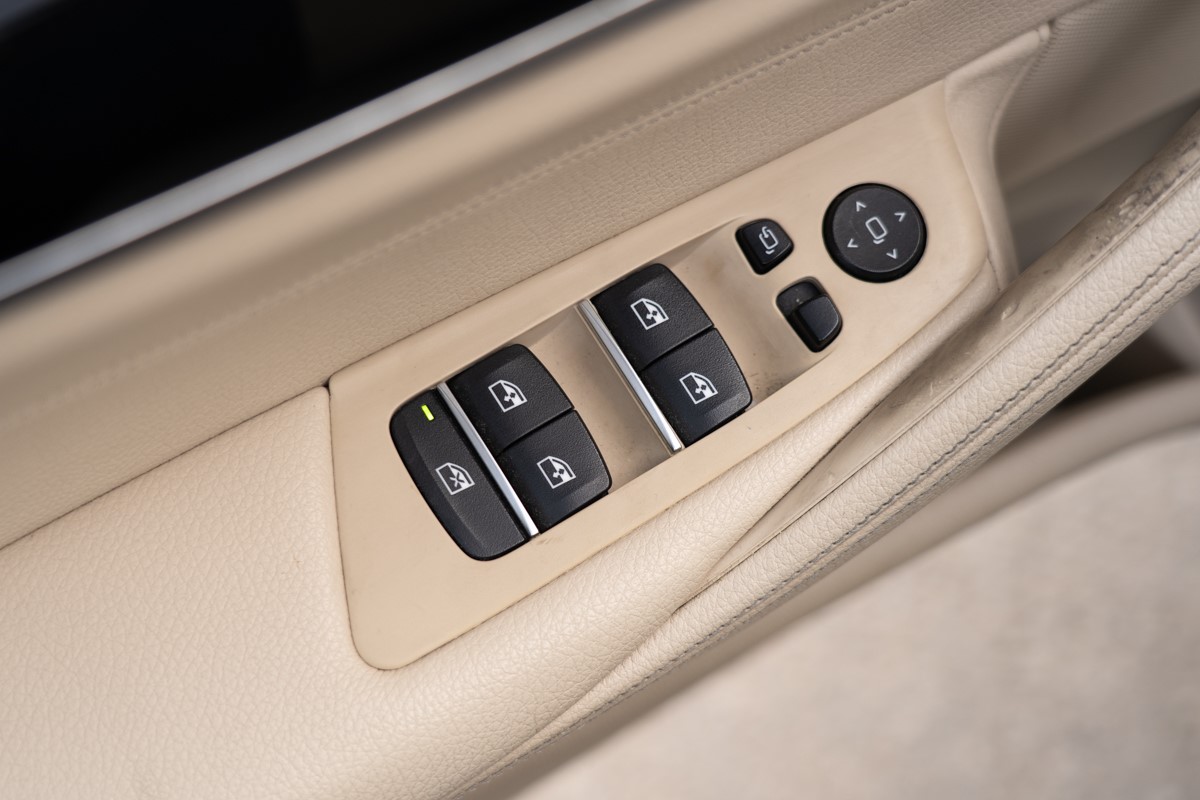 BMW
 5-Series 520 D XDRIVE