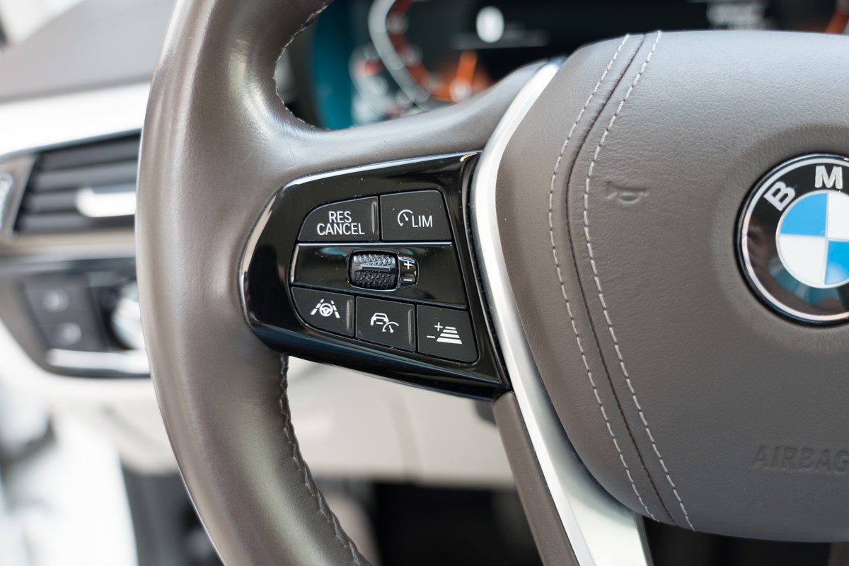 BMW
 5-Series 520d xDrive