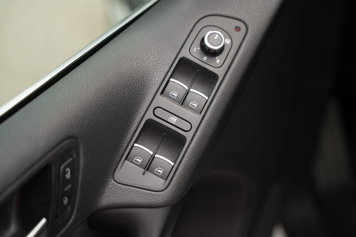 Volkswagen Tiguan
 2.0 TDI DSG R-Line 4MOTION