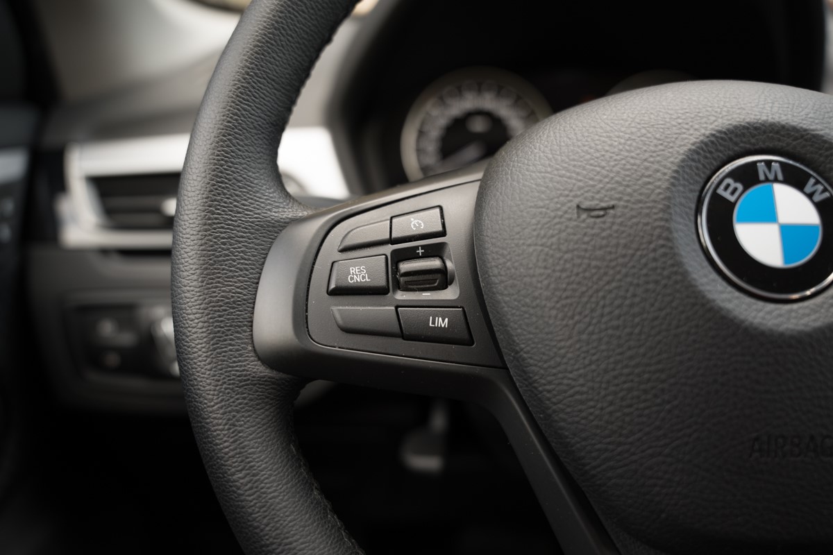 BMW
 X1 18 D sDrive