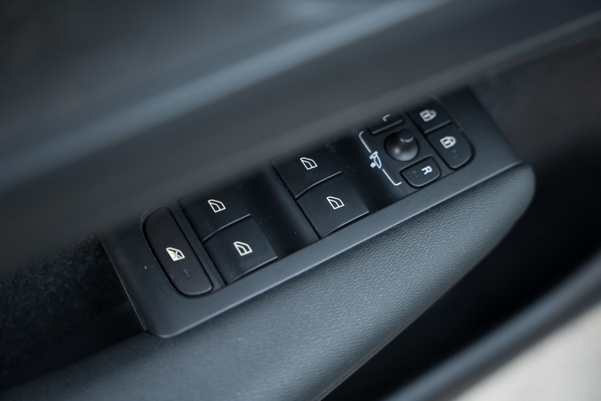 Volvo
 XC40 2.0 D D3