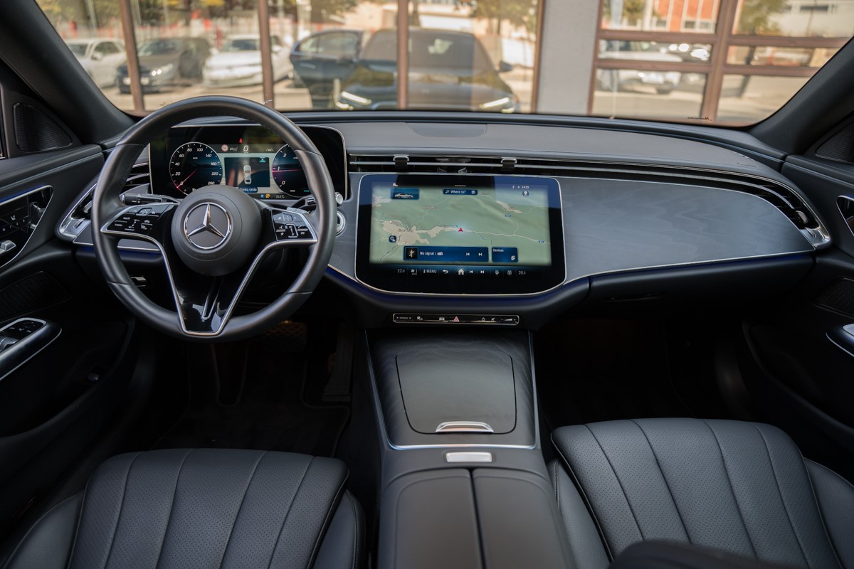 Mercedes-Benz E-Class
 220d Luxury Line