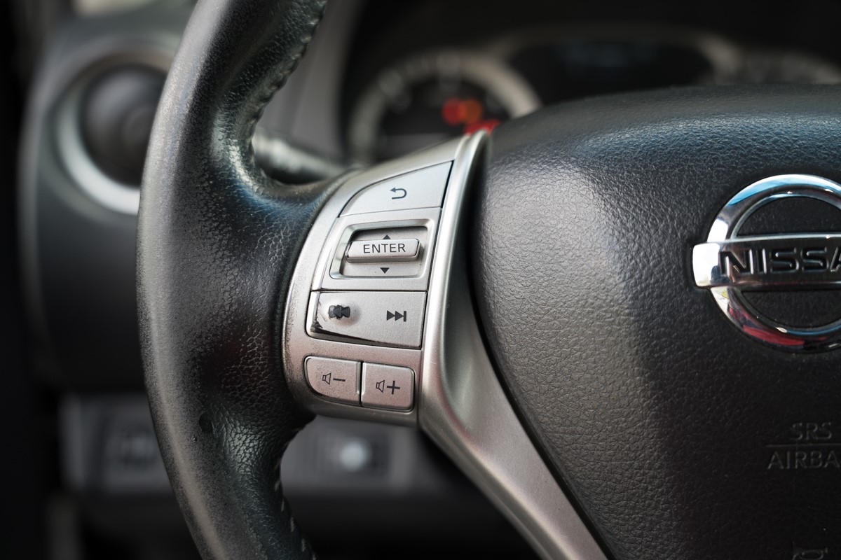 Nissan
 Navara 2,3 DCI 4X4