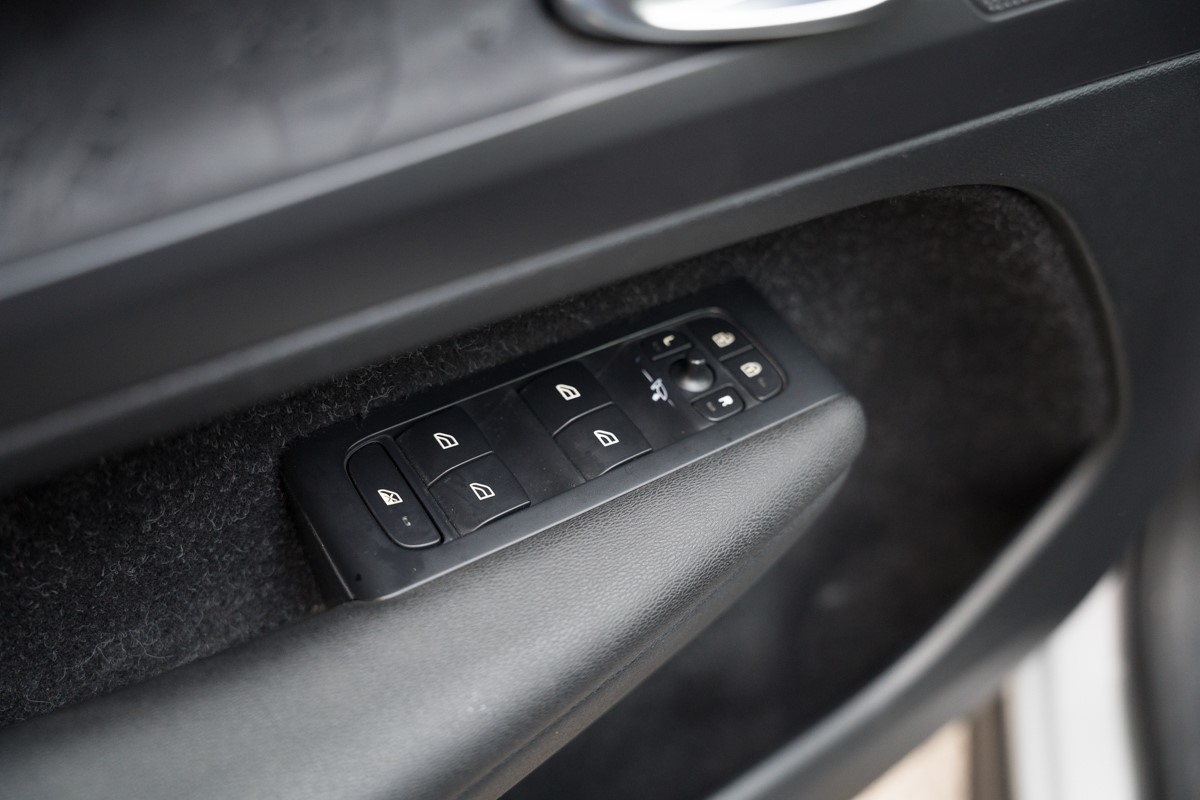 Volvo
 XC40 2.0 D D3