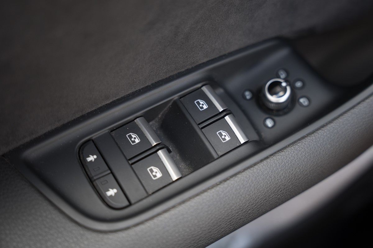 Audi Q7
 3.0 TDI S line QUATTRO