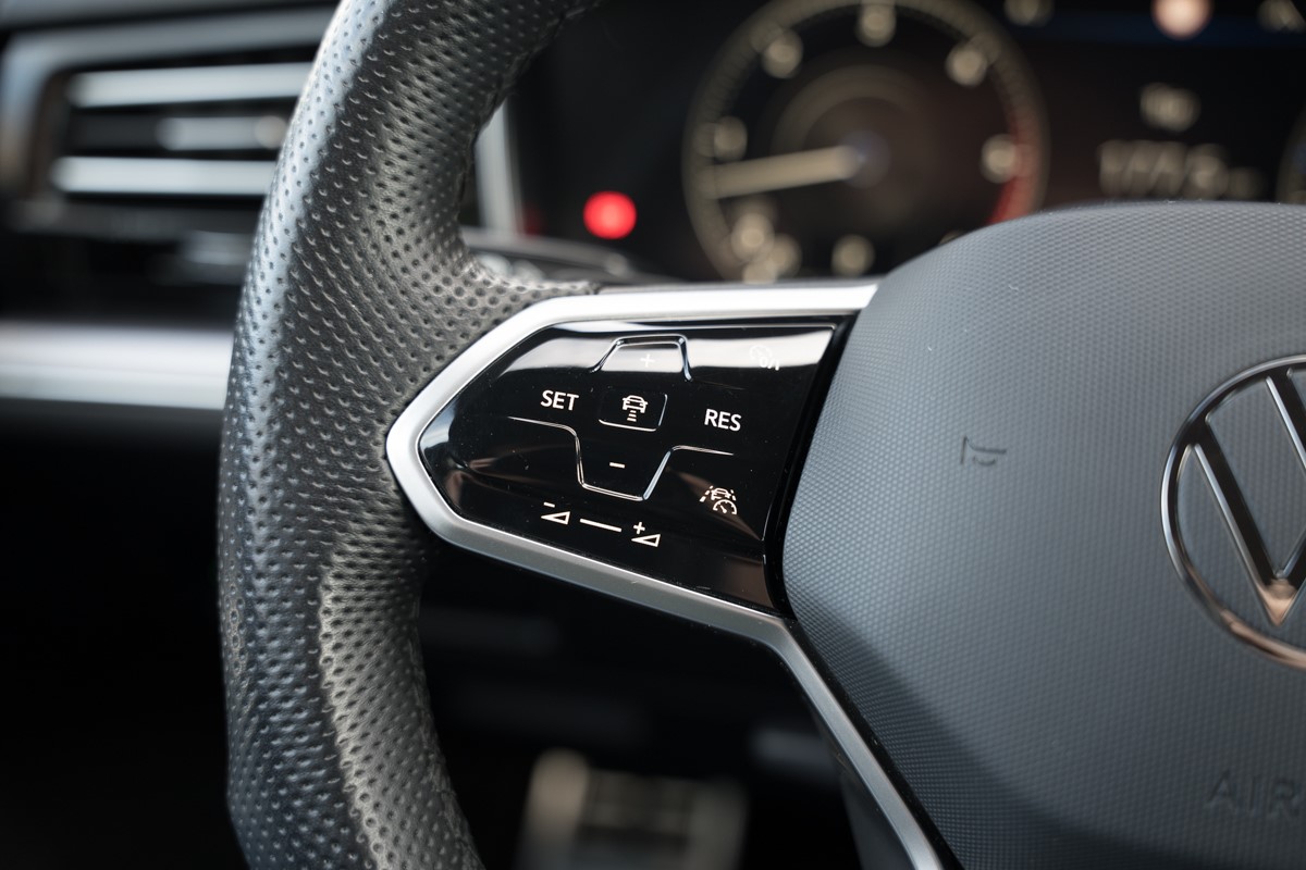 Volkswagen Touareg
 3.0 TDI R line 4MOTION