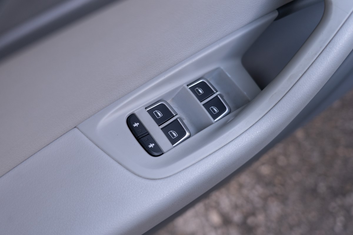 Audi A6
 2,0 TDI