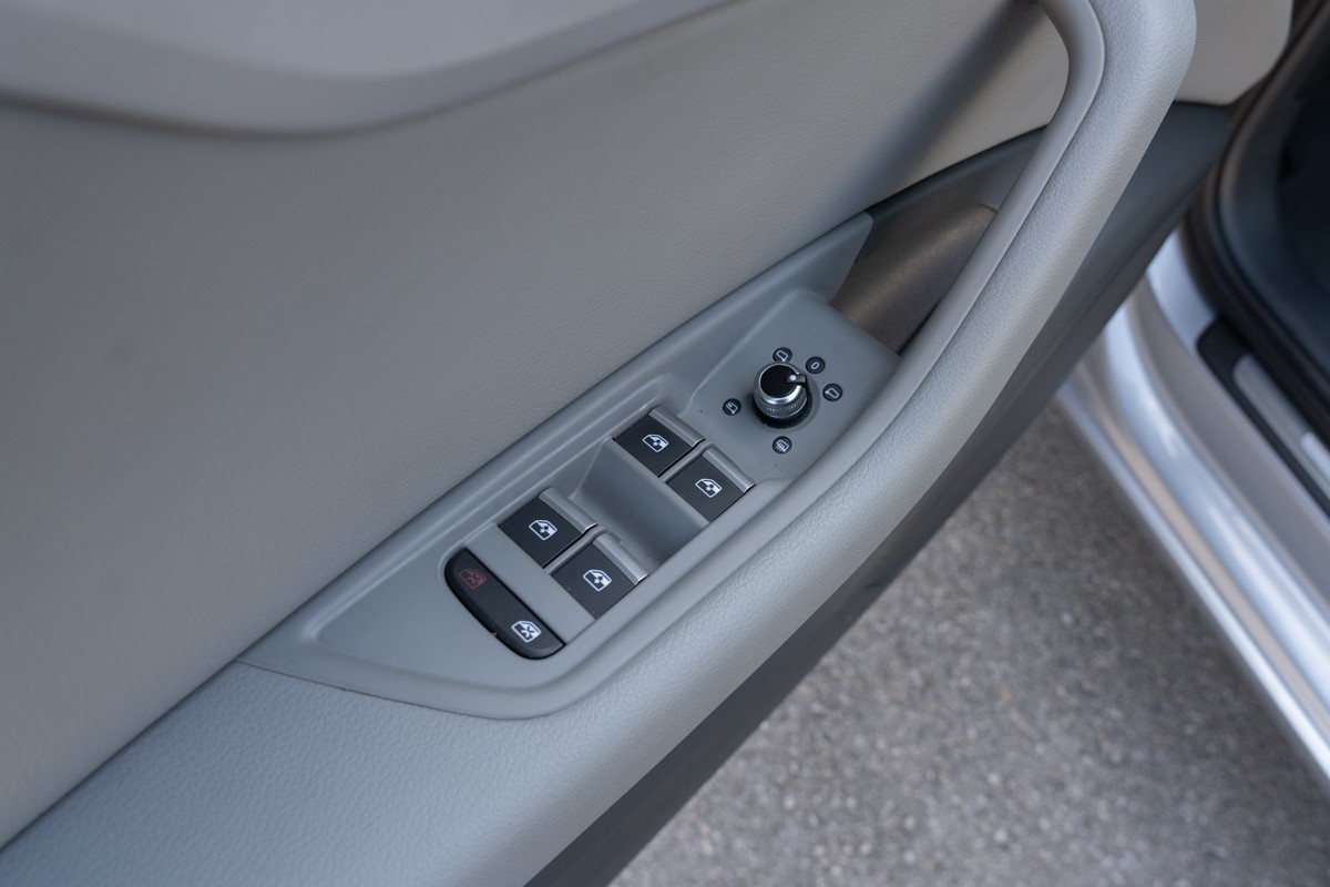 Audi A4
 35 TDi Stronic Business Line