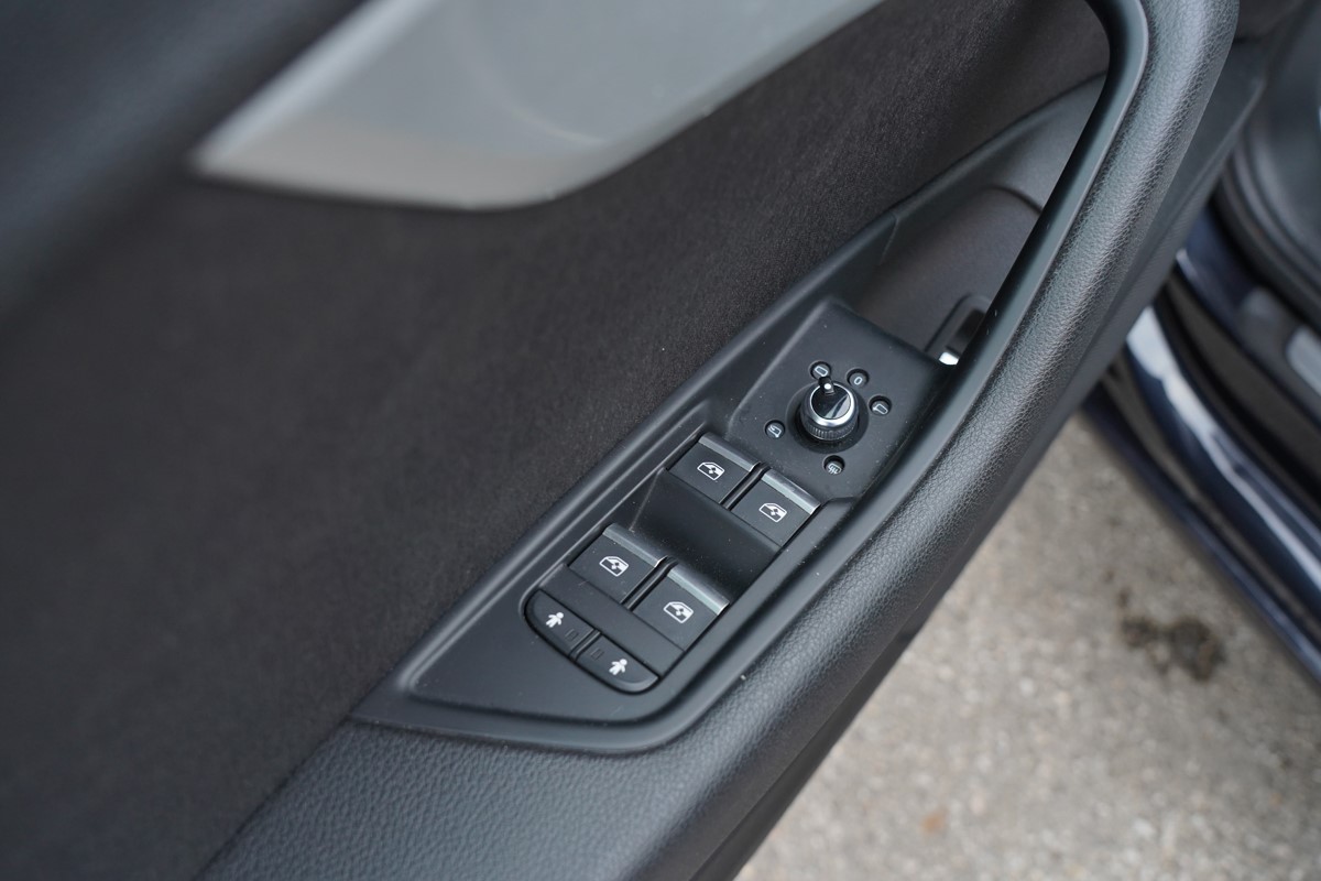 Audi A4
 2.0 TDI