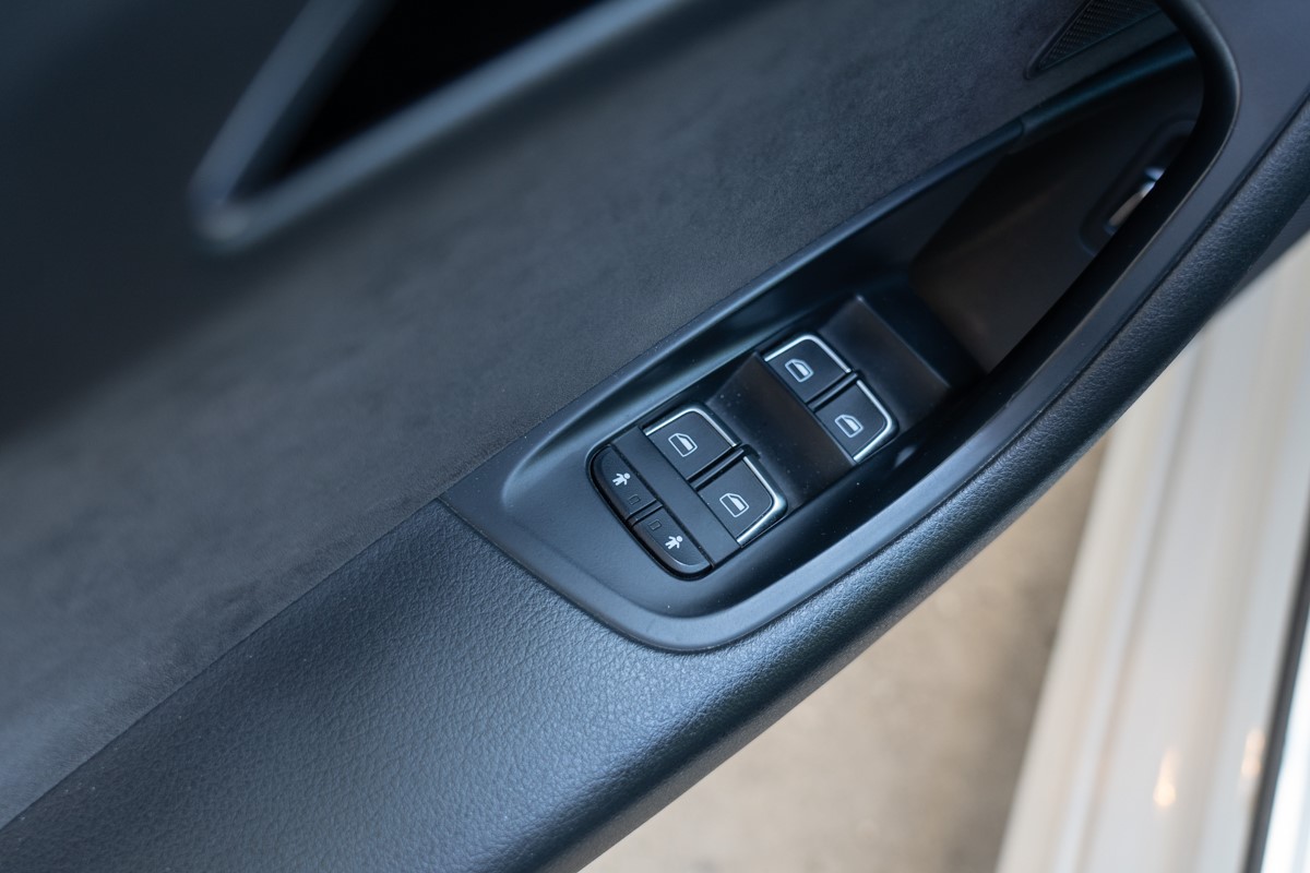 Audi A6
 2,0 TDI S-line