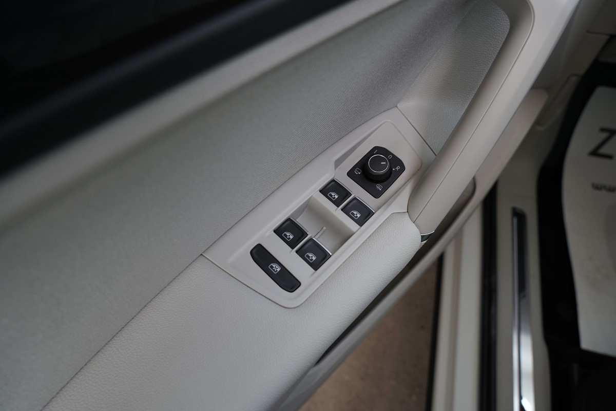 Volkswagen Tiguan
 2.0 TDI  BMT 4MOTION  Virtual Dashboard 