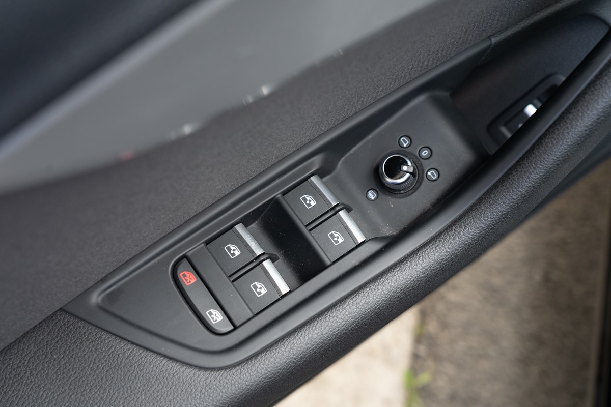 Audi A4
 30 TDI S-Tronic Business