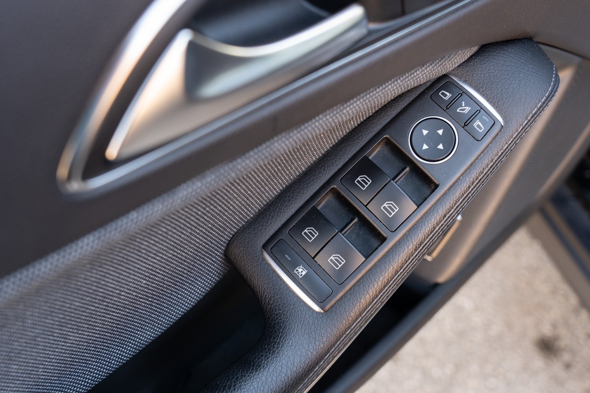 Mercedes-Benz GLA 200d Business